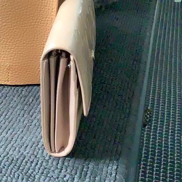 Authentic LV Monogram Vernis wallet - Picture 8 of 12